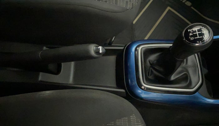 2017 Maruti IGNIS DELTA 1.2, Petrol, Manual, 30,176 km, Gear Lever
