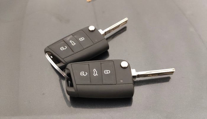 2022 Skoda KUSHAQ AMBITION 1.0L TSI MT, Petrol, Manual, 49,545 km, Key Close Up