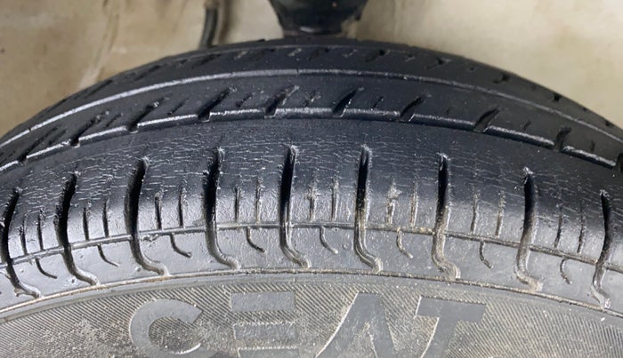 2017 Maruti Alto 800 VXI, Petrol, Manual, 22,096 km, Right Front Tyre Tread