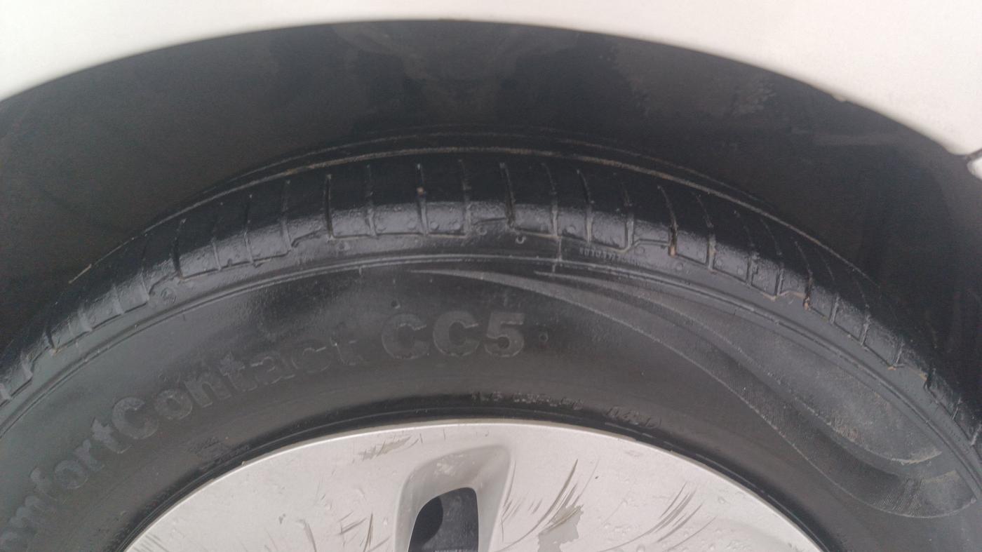2015 Maruti Celerio VXI AMT, Petrol, Automatic, 1,08,145 km, Right Front Tyre Tread