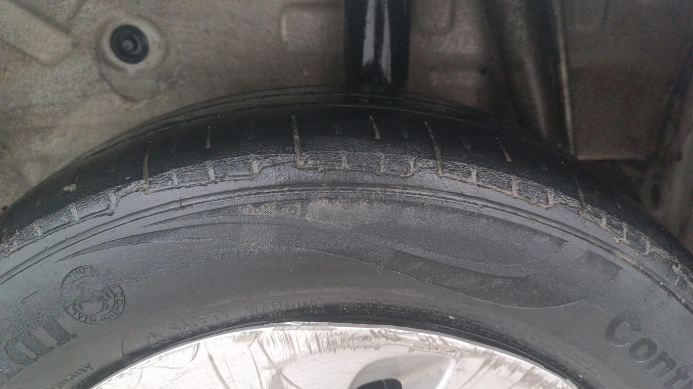 2015 Maruti Celerio VXI AMT, Petrol, Automatic, 1,08,145 km, Left Rear Tyre Tread