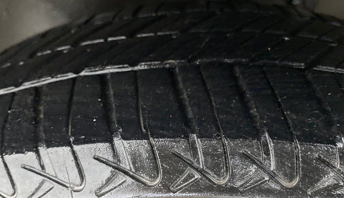 2012 Maruti Alto 800 LXI, Petrol, Manual, 15,445 km, Left Front Tyre Tread