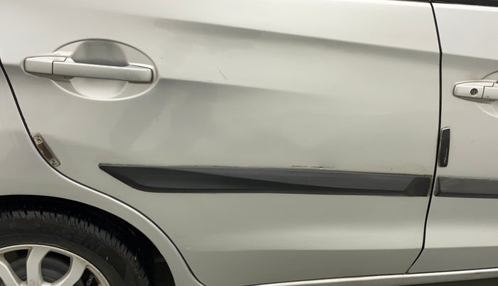 2015 Honda Amaze 1.2L I-VTEC VX, Petrol, Manual, 97,135 km, Right rear door - Slightly dented