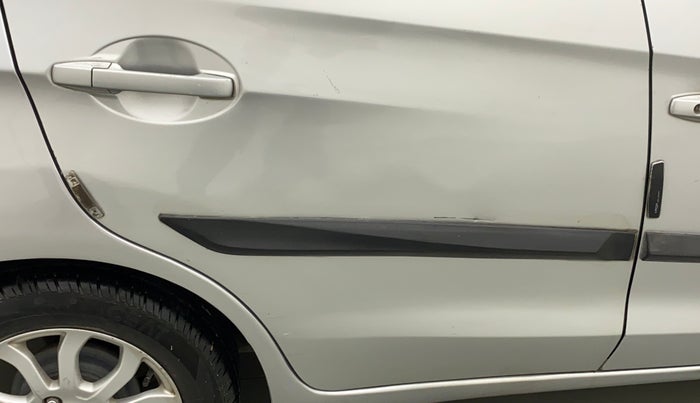 2015 Honda Amaze 1.2L I-VTEC VX, Petrol, Manual, 97,135 km, Right rear door - Minor scratches