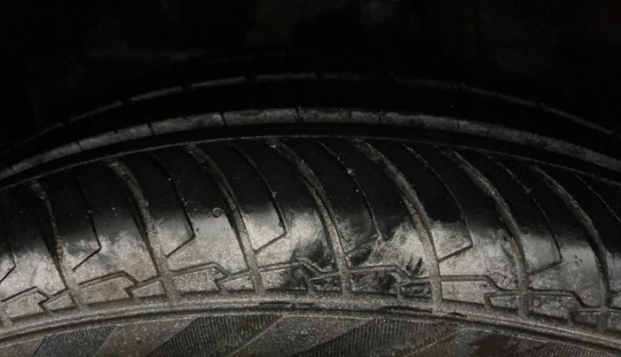 2015 Honda Jazz 1.2L I-VTEC V AT, Petrol, Automatic, 73,338 km, Left Front Tyre Tread