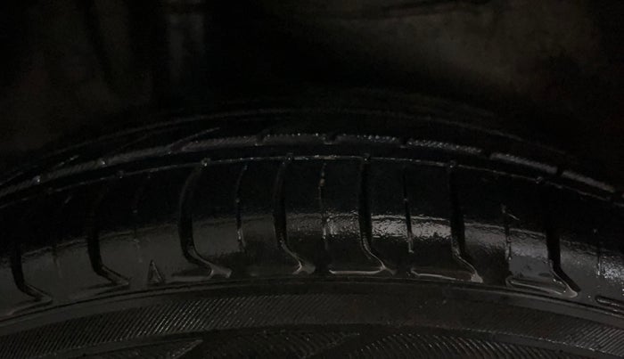 2015 Honda Jazz 1.2L I-VTEC V AT, Petrol, Automatic, 73,338 km, Right Rear Tyre Tread