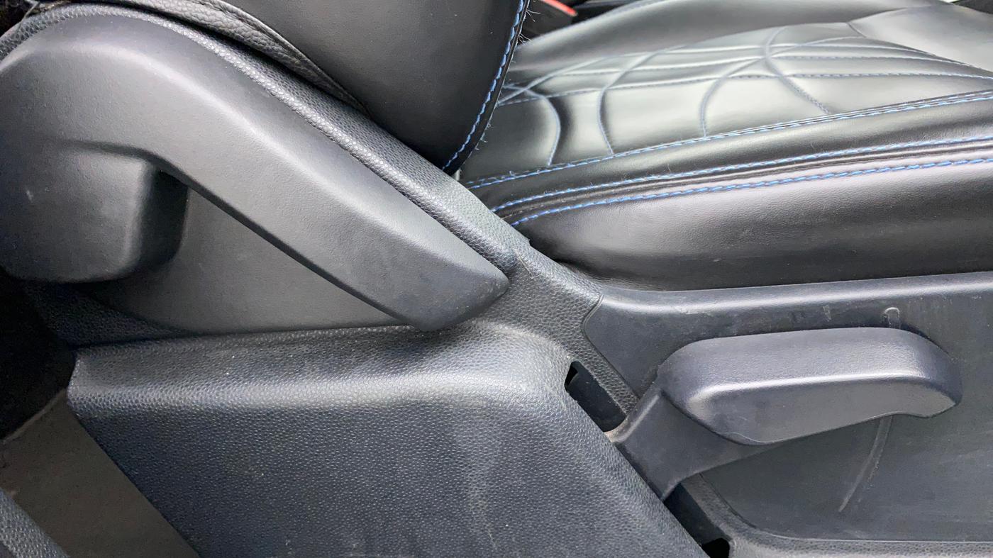 2018 Ford Ecosport TITANIUM 1.5L DIESEL, Diesel, Manual, 36,332 km, Driver Side Adjustment Panel