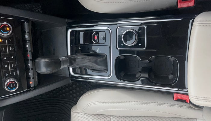 2022 Mahindra XUV700 AX 7 LUXURY P AT 7 STR, Petrol, Automatic, 44,614 km, Gear Lever