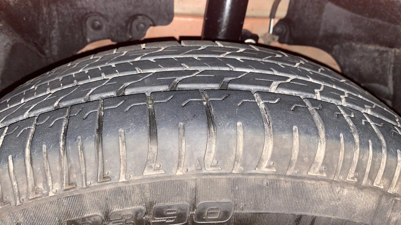 2015 Ford Ecosport TITANIUM 1.5L PETROL, Petrol, Manual, 97,489 km, Left Front Tyre Tread