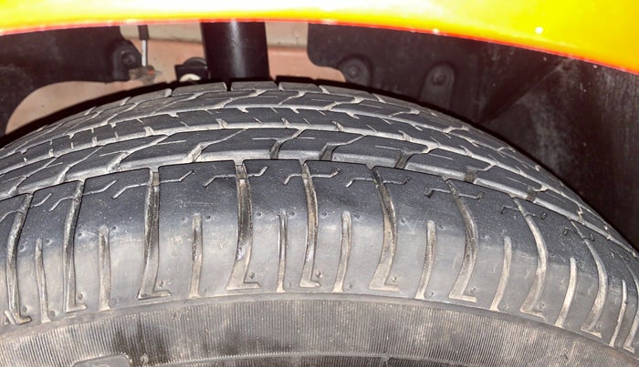 2015 Ford Ecosport TITANIUM 1.5L PETROL, Petrol, Manual, 97,489 km, Right Front Tyre Tread