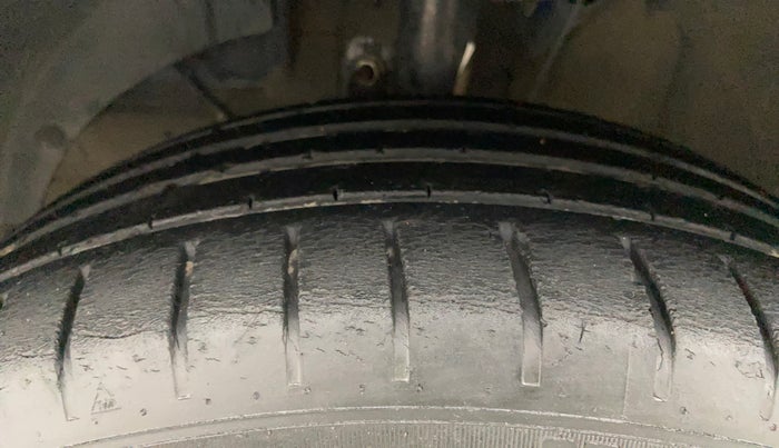 2021 Maruti Baleno ZETA PETROL 1.2, Petrol, Manual, 48,410 km, Left Front Tyre Tread