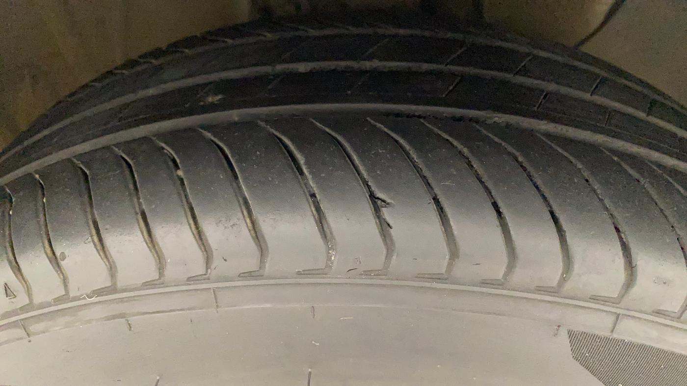 2019 Hyundai Elite i20 SPORTZ PLUS 1.4 CRDI, Diesel, Manual, 72,061 km, Right Front Tyre Tread