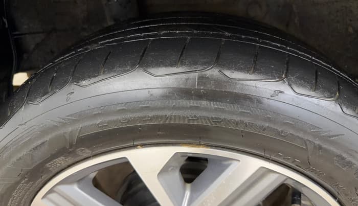 2023 Hyundai Verna SX 1.5 l MPI, Petrol, Manual, 28,619 km, Right Rear Tyre Tread