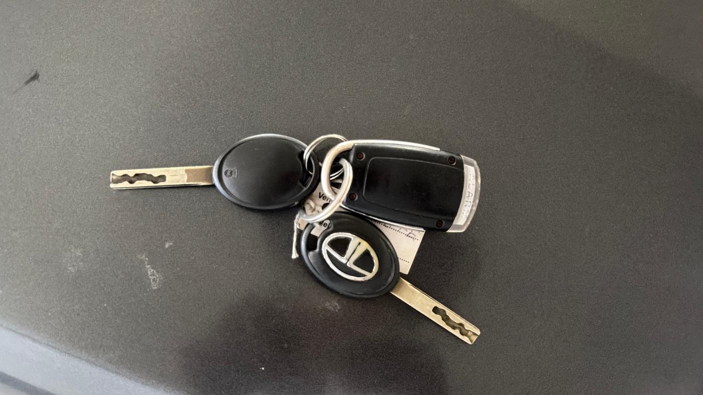 2020 Tata TIGOR XM PETROL, Petrol, Manual, 75,783 km, Key Close Up