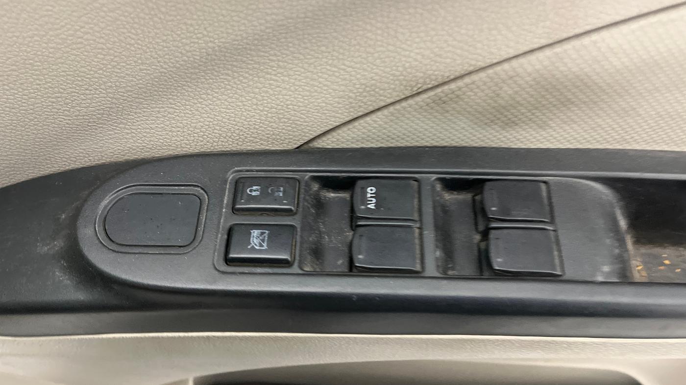 2018 Maruti Celerio VXI (O) CNG, CNG, Manual, 34,270 km, Driver Side Door Panels Control