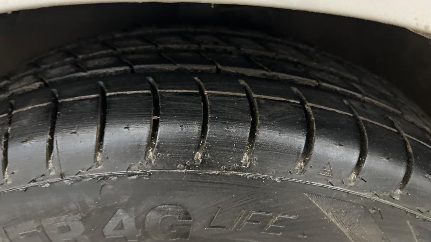 2018 Maruti Celerio VXI (O) CNG, CNG, Manual, 34,270 km, Left Front Tyre Tread