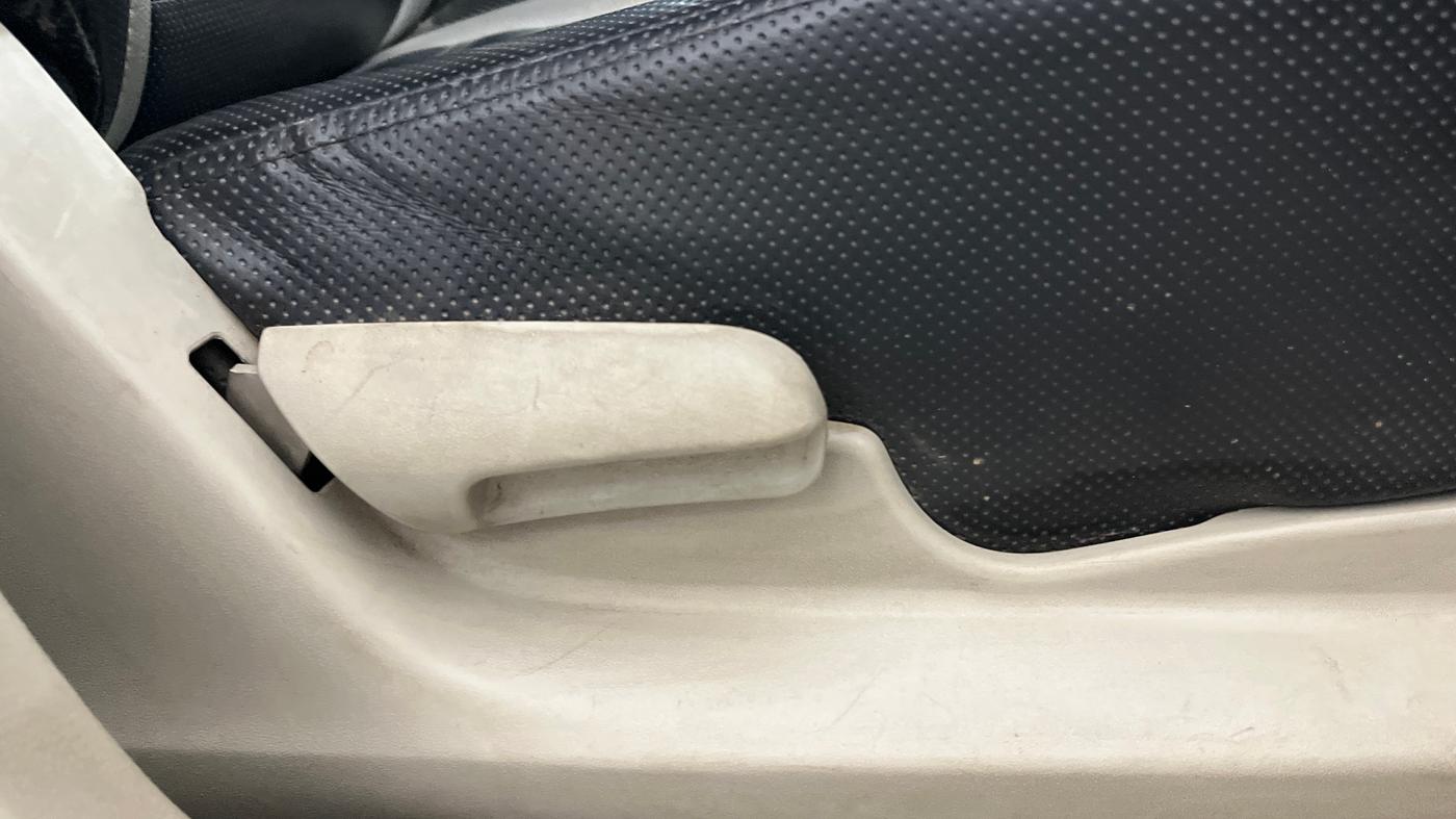 2018 Maruti Celerio VXI (O) CNG, CNG, Manual, 34,270 km, Driver Side Adjustment Panel