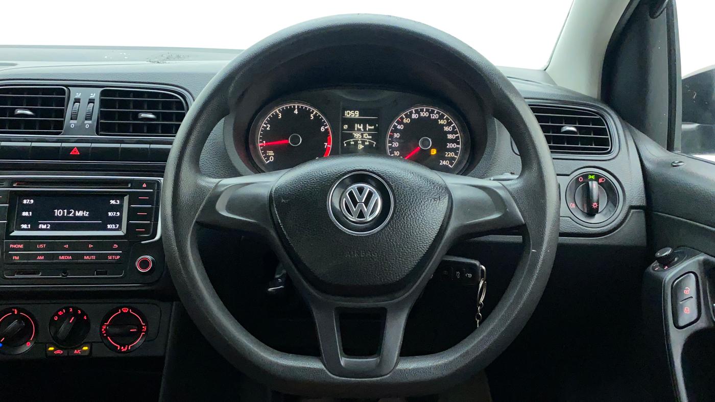 2018 Volkswagen Ameo COMFORTLINE 1.0, Petrol, Manual, 79,750 km, Steering Wheel Close Up
