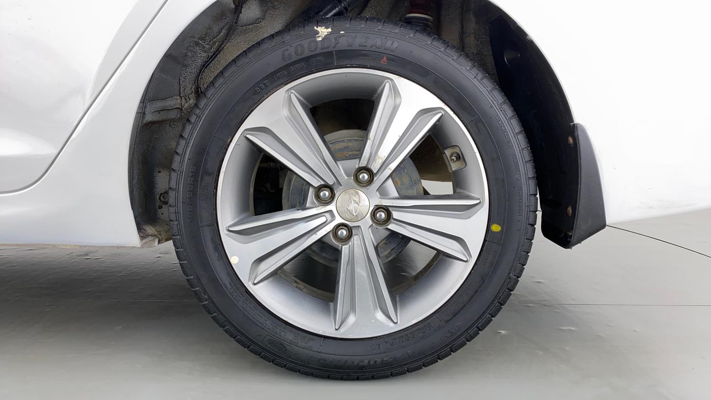 2019 Hyundai Verna 1.6 SX VTVT (O), Petrol, Manual, 81,902 km, Left Rear Wheel