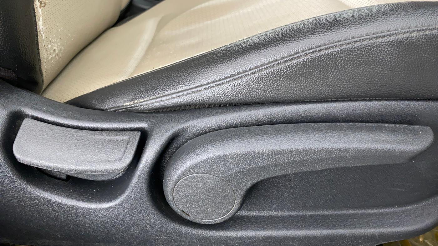 2019 Hyundai Verna 1.6 SX VTVT (O), Petrol, Manual, 81,902 km, Driver Side Adjustment Panel