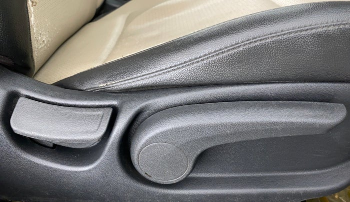2019 Hyundai Verna 1.6 SX VTVT (O), Petrol, Manual, 81,902 km, Driver Side Adjustment Panel