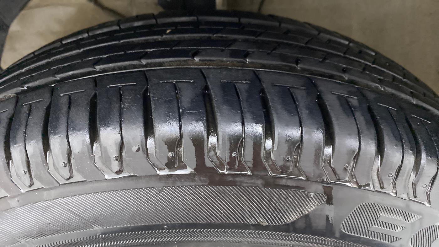 2020 Maruti Ertiga ZXI SHVS, Petrol, Manual, 10,249 km, Left Front Tyre Tread
