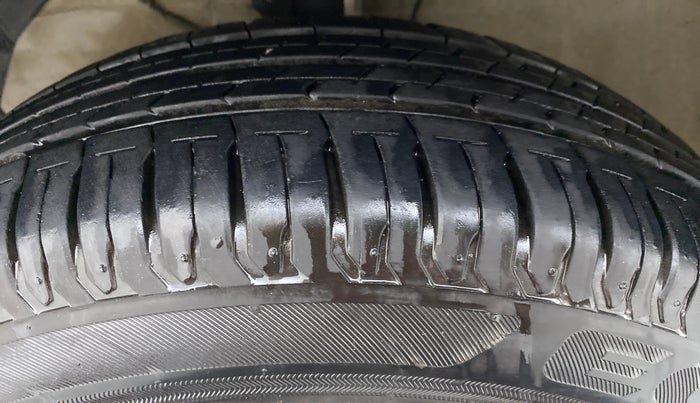 2020 Maruti Ertiga ZXI SHVS, Petrol, Manual, 10,249 km, Left Front Tyre Tread