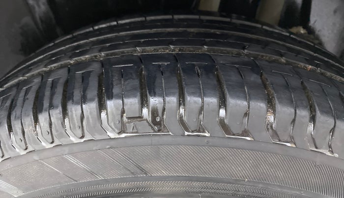 2020 Maruti Ertiga ZXI SHVS, Petrol, Manual, 10,249 km, Left Rear Tyre Tread