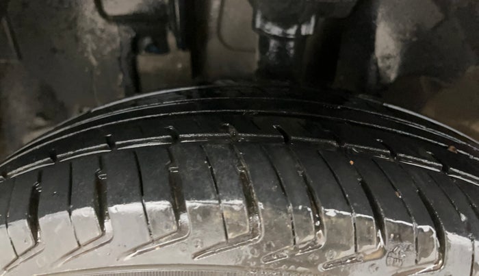 2018 Renault Kwid RXT 0.8, Petrol, Manual, 47,253 km, Left Front Tyre Tread