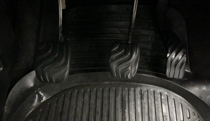 2018 Renault Kwid RXT 0.8, Petrol, Manual, 47,253 km, Pedals