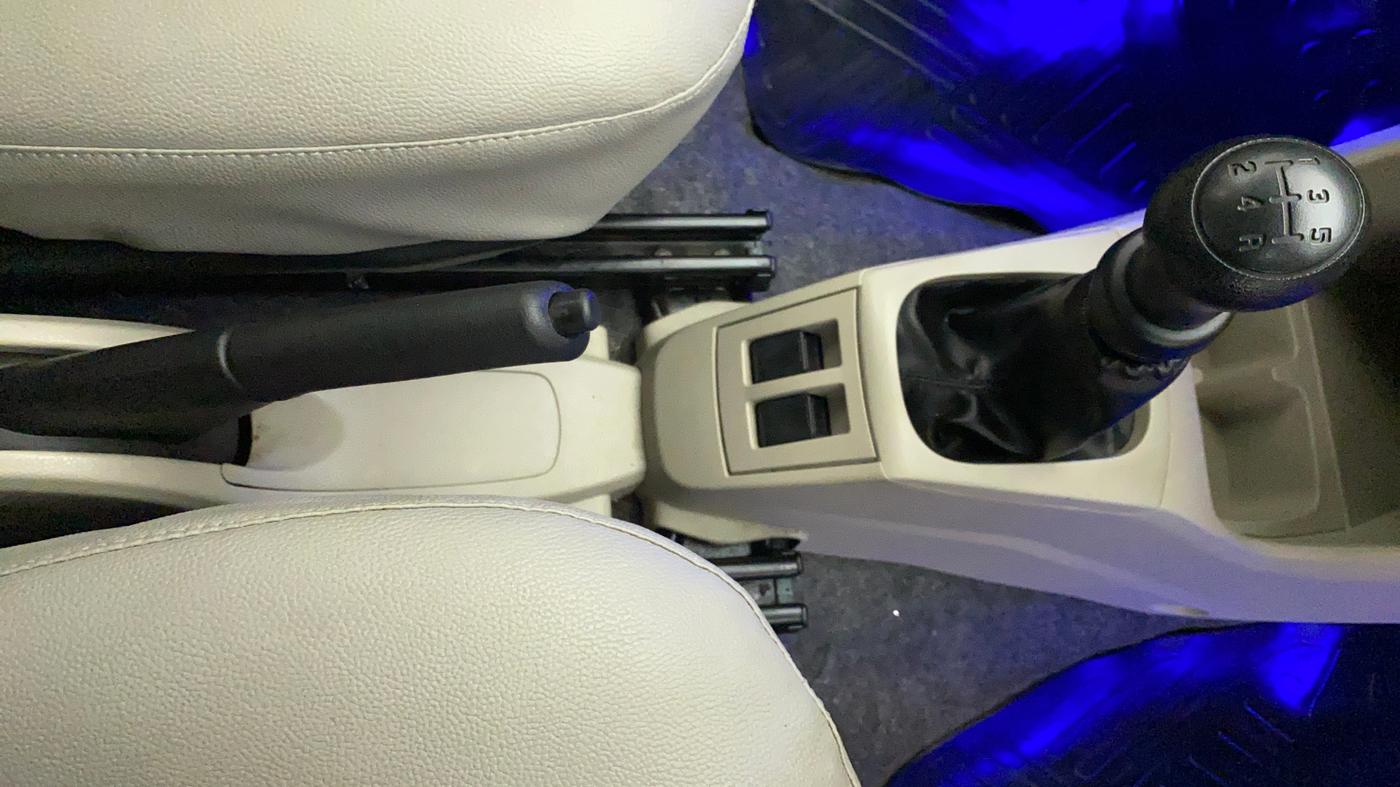 2019 Maruti Alto VXI, Petrol, Manual, 6,470 km, Gear Lever