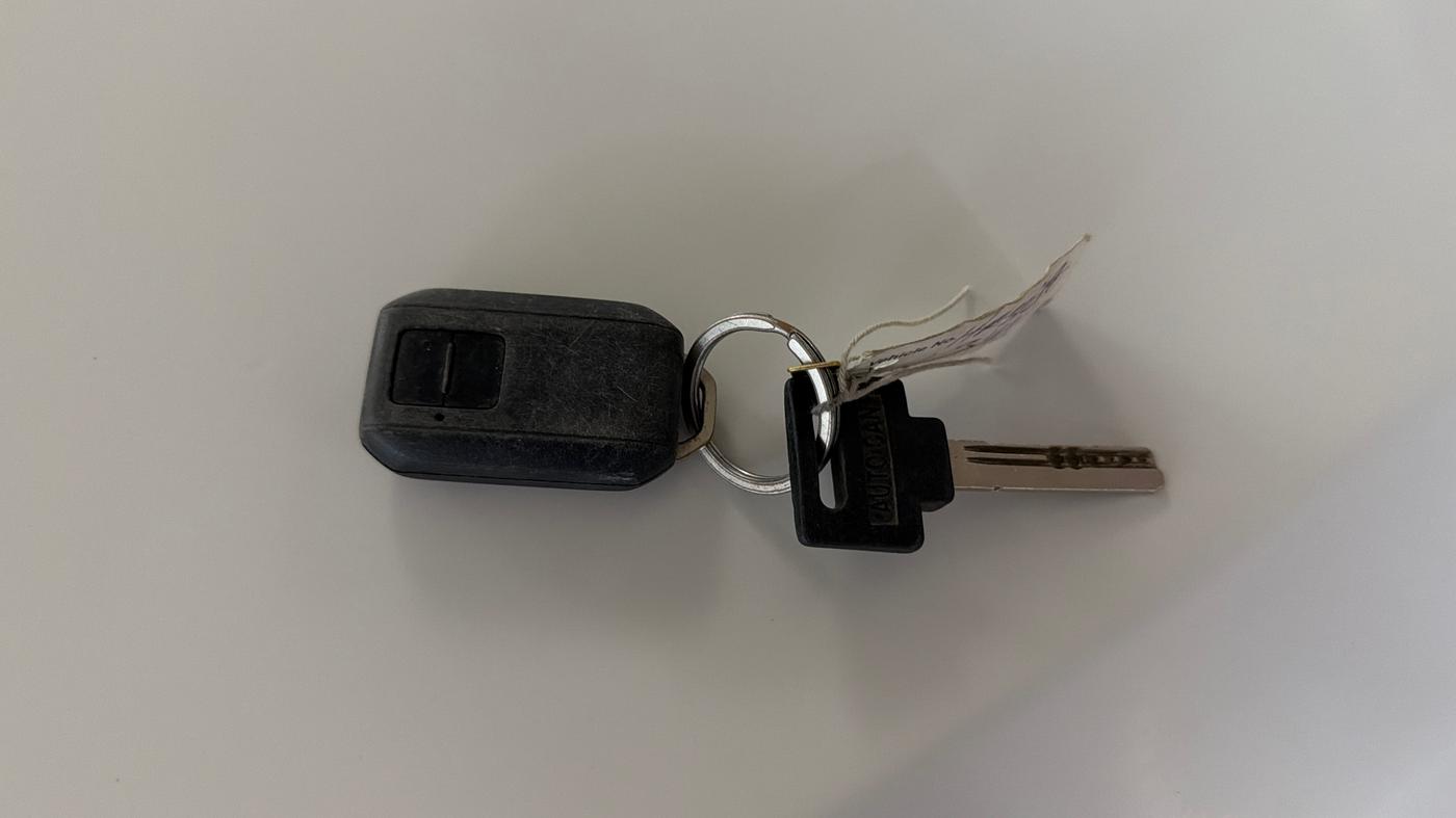 2020 Toyota Glanza G, Petrol, Manual, 71,713 km, Key Close Up