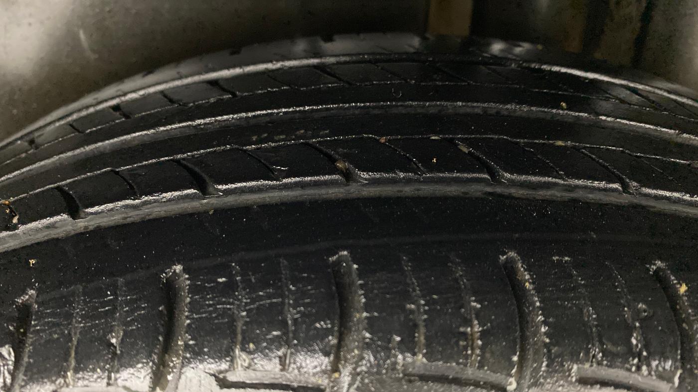 2014 Maruti Ciaz ZXI AMT, Petrol, Automatic, 44,997 km, Left Rear Tyre Tread
