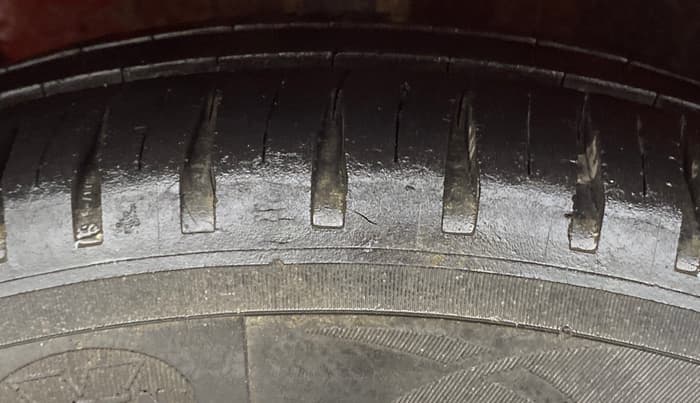 2019 Maruti Swift VXI, Petrol, Manual, 46,995 km, Left Front Tyre Tread