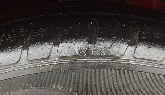 2019 Maruti Swift VXI, Petrol, Manual, 46,995 km, Right Front Tyre Tread