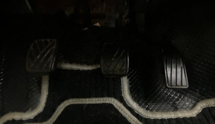 2019 Maruti Swift VXI, Petrol, Manual, 46,995 km, Pedals