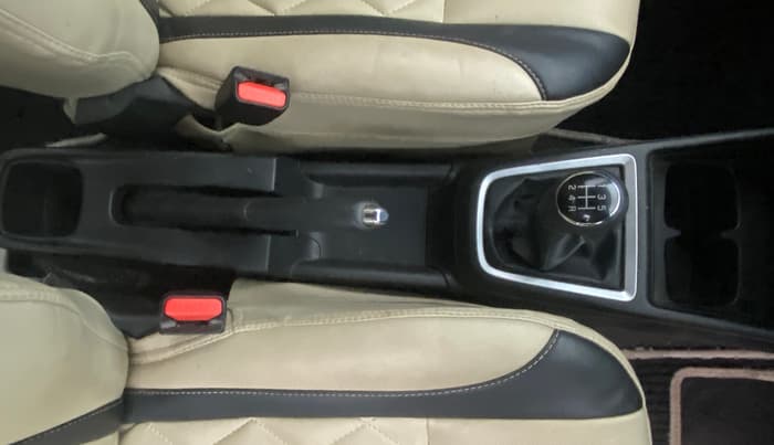 2019 Maruti Swift VXI, Petrol, Manual, 46,995 km, Gear Lever