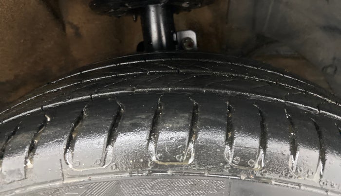 2016 Maruti Baleno ALPHA PETROL 1.2, Petrol, Manual, 66,297 km, Right Front Tyre Tread