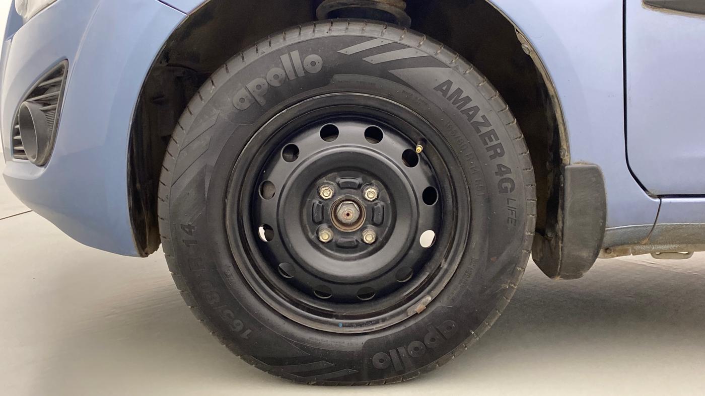 2013 Maruti Ritz VXI, Petrol, Manual, 75,514 km, Left Front Wheel
