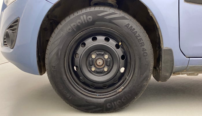 2013 Maruti Ritz VXI, Petrol, Manual, 75,514 km, Left Front Wheel