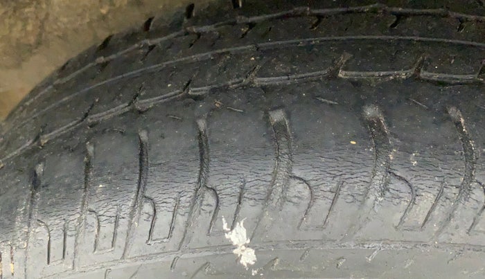 2014 Maruti Wagon R 1.0 VXI, Petrol, Manual, 66,402 km, Left Rear Tyre Tread