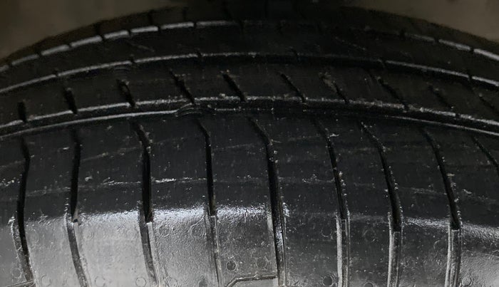 2014 Maruti Wagon R 1.0 LXI CNG, CNG, Manual, 53,504 km, Right Front Tyre Tread