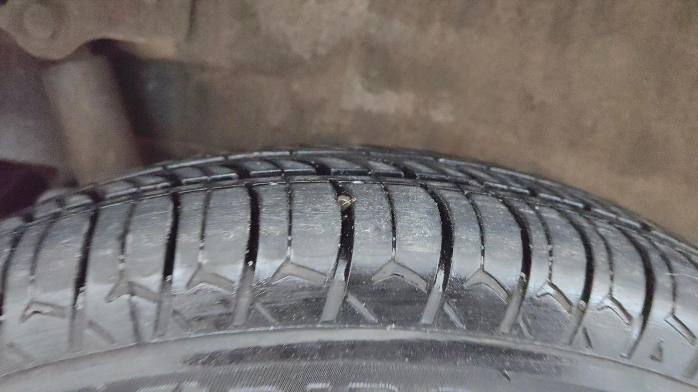 2014 Maruti Wagon R 1.0 LXI CNG, CNG, Manual, 78,371 km, Right Rear Tyre Tread