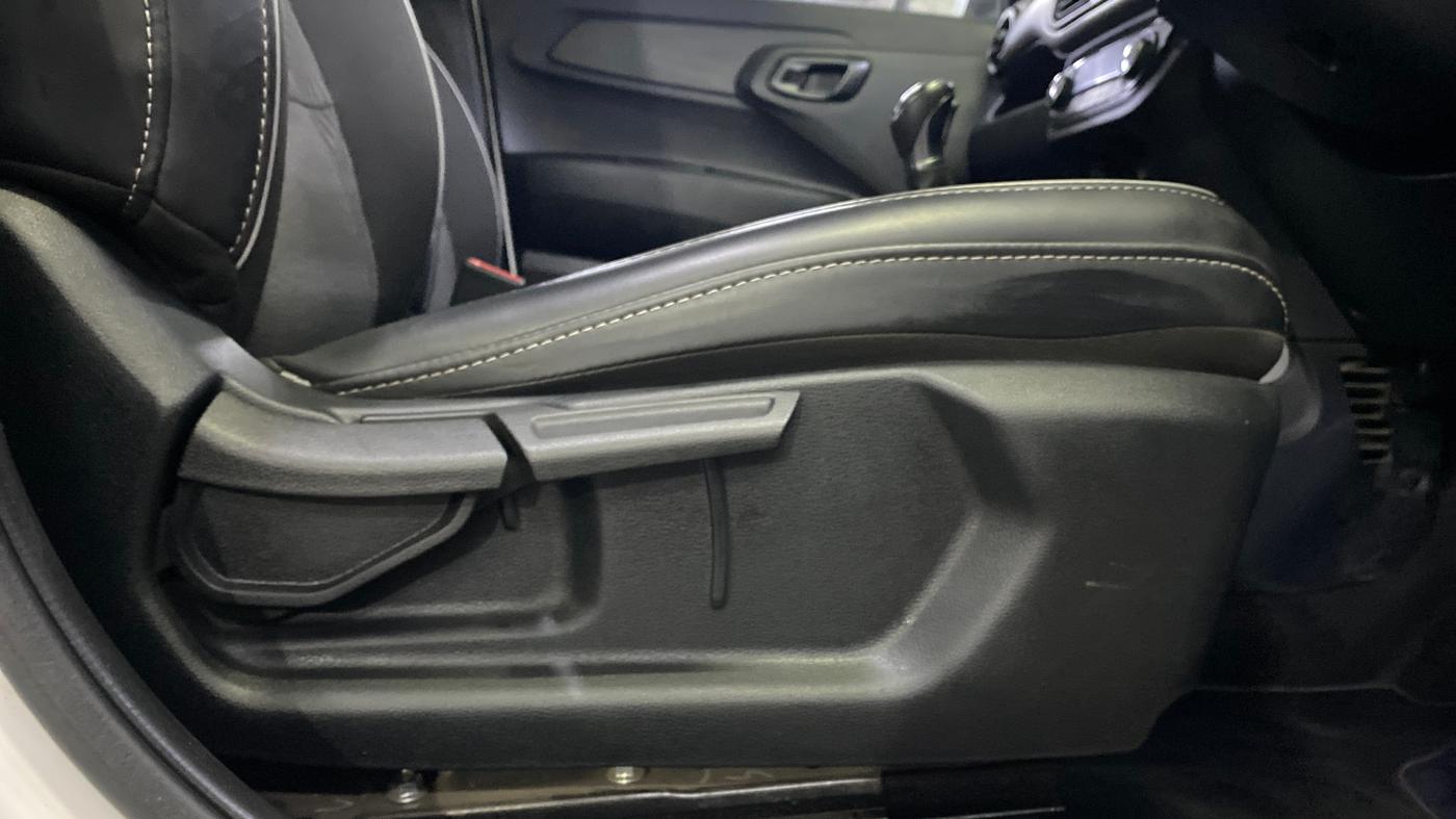 2025 Hyundai EXTER SX(O) CONNECT 1.2 AMT, Petrol, Automatic, 8,069 km, Driver Side Adjustment Panel