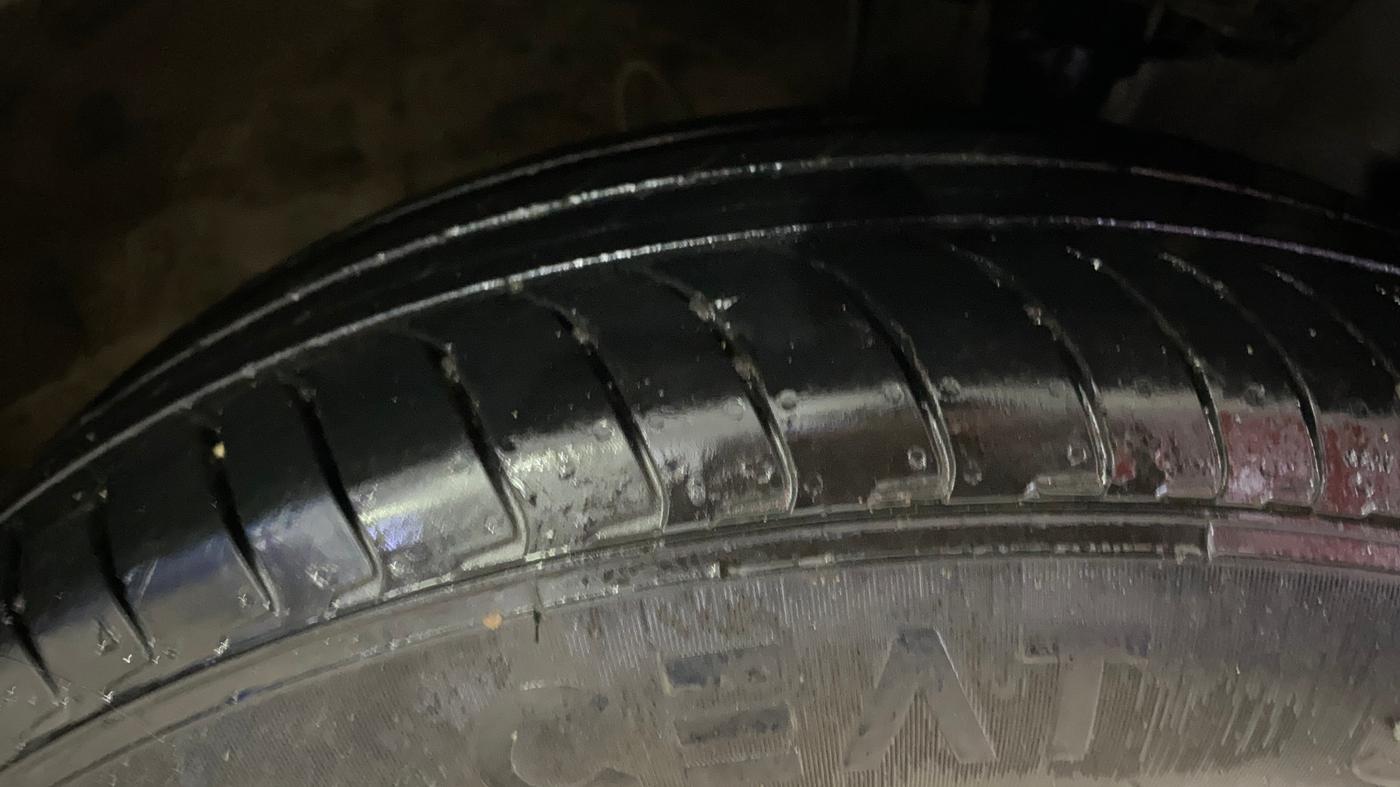 2025 Hyundai EXTER SX(O) CONNECT 1.2 AMT, Petrol, Automatic, 8,069 km, Right Front Tyre Tread