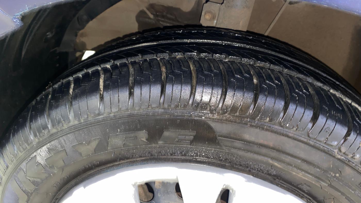 2021 Maruti Ertiga VXI CNG, CNG, Manual, 62,408 km, Left Front Tyre Tread