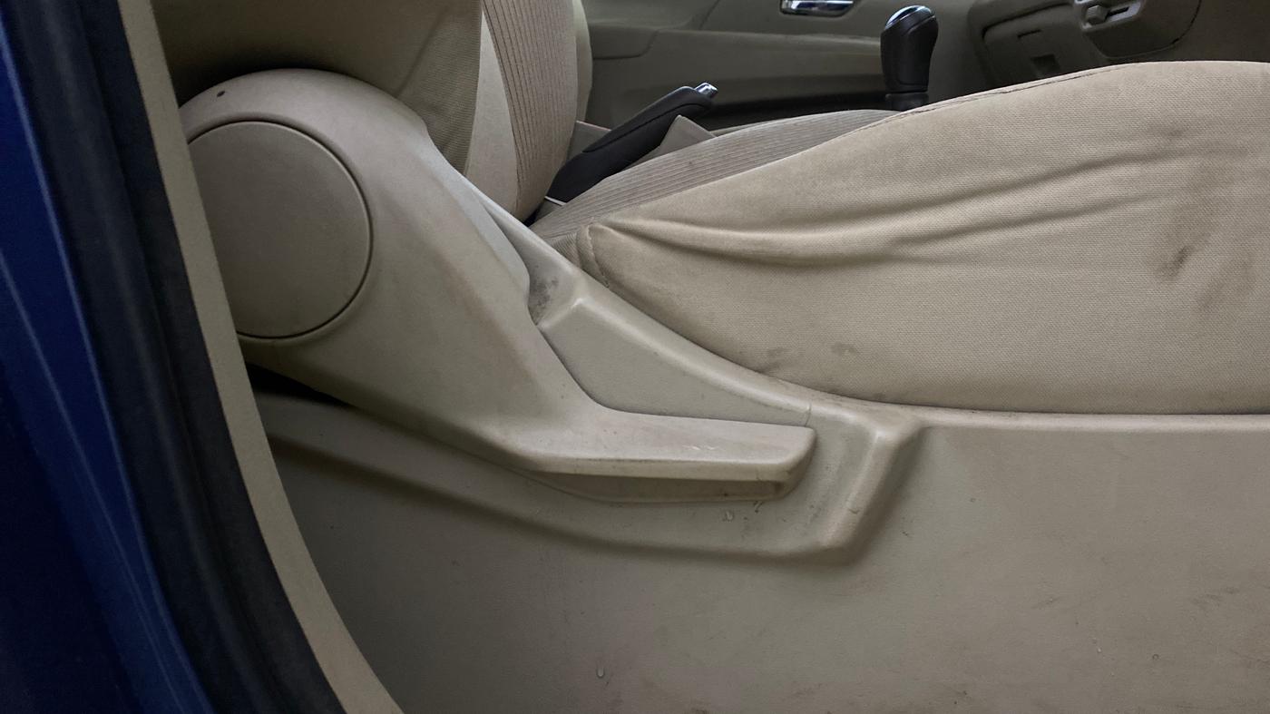 2021 Maruti Ertiga VXI CNG, CNG, Manual, 62,408 km, Driver Side Adjustment Panel