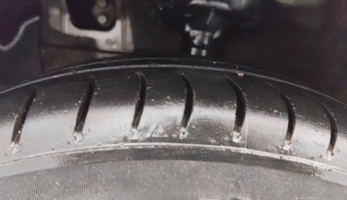 2019 Hyundai NEW SANTRO SPORTZ CNG, CNG, Manual, 99,995 km, Left Front Tyre Tread