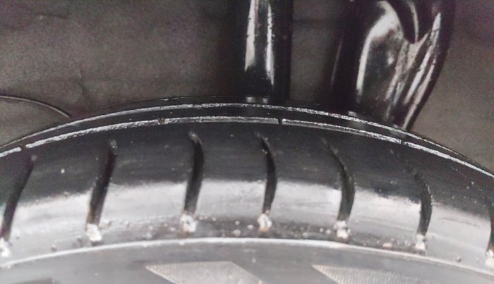 2019 Hyundai NEW SANTRO SPORTZ CNG, CNG, Manual, 99,995 km, Left Rear Tyre Tread