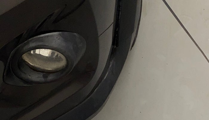 2017 Honda WR-V 1.5L I-DTEC VX MT, Diesel, Manual, 1,00,232 km, Front bumper - Paint has minor damage